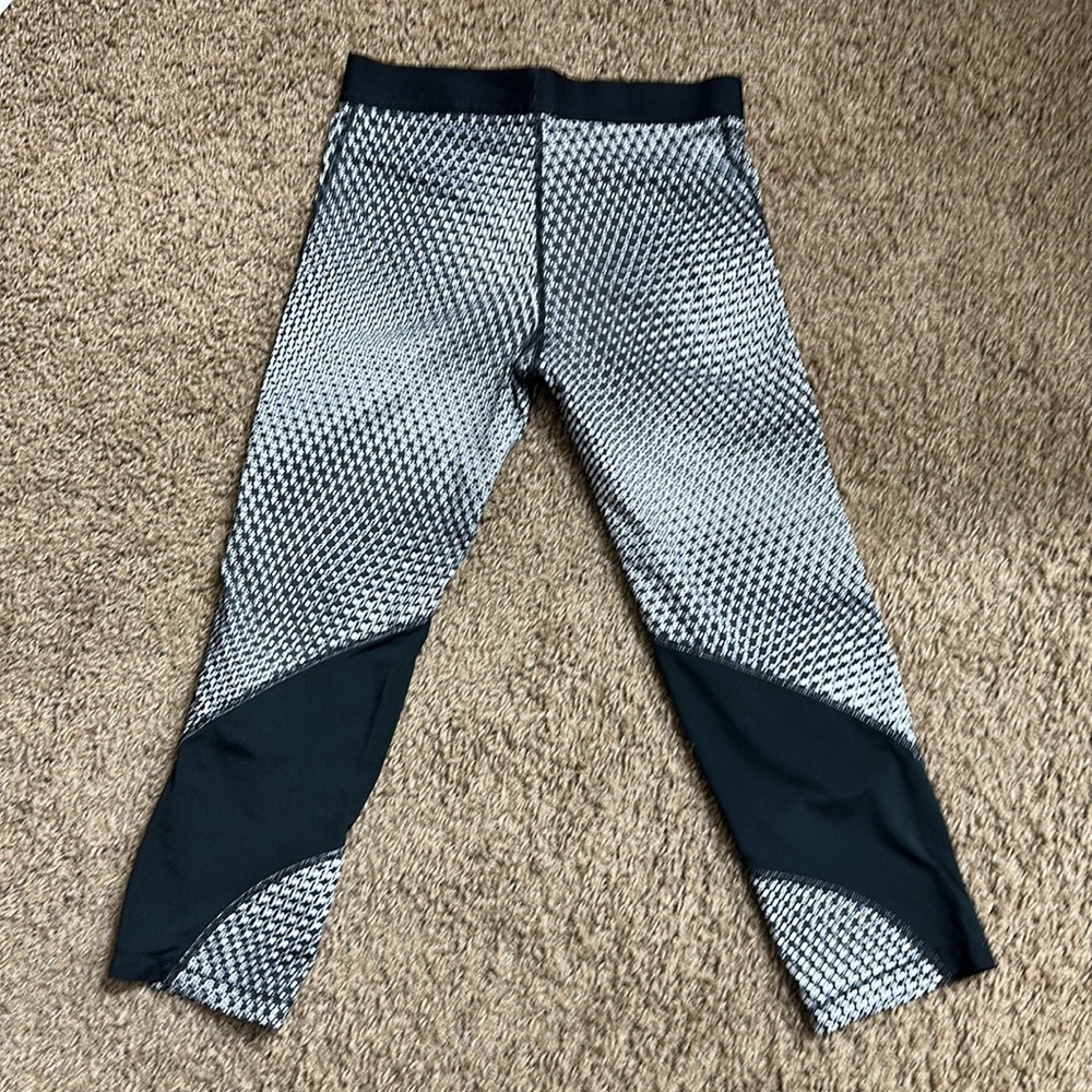 Nike Pro DriFit Girls Leggings large Black and White - Picture 2 of 3